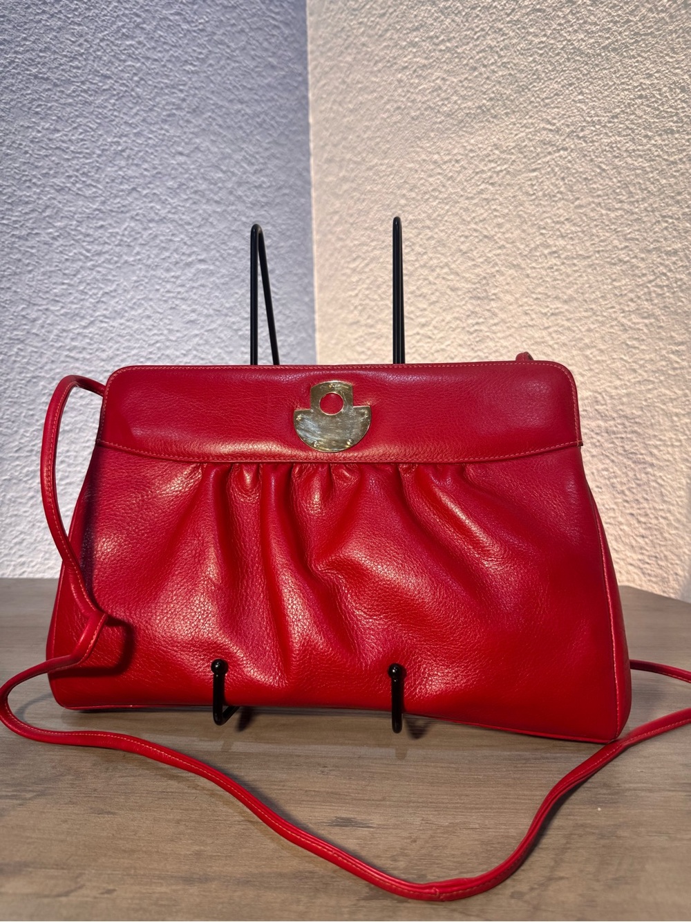 Vintage Linda Allard Ellen Tracy Red Leather Crossbody Clutch Made in USA